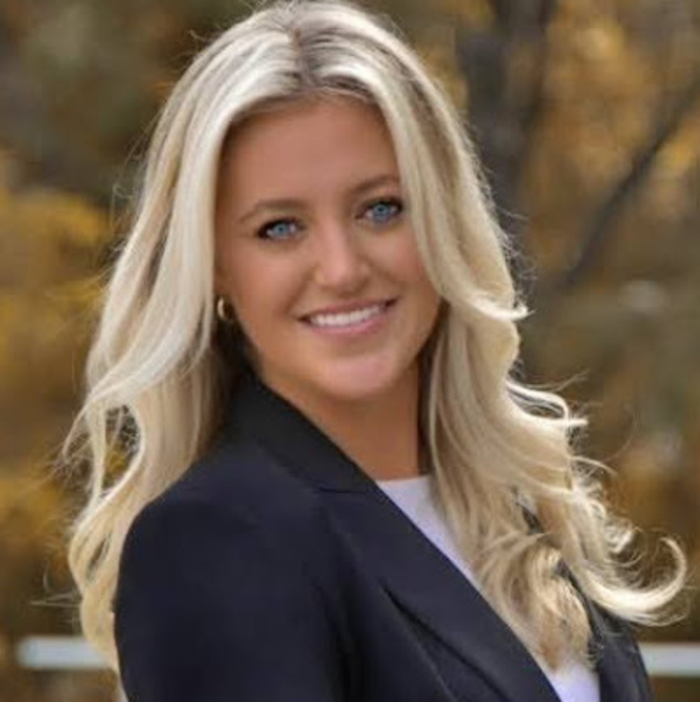 Meet your Posher, Alexis